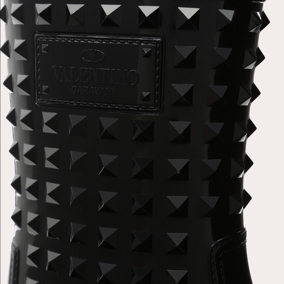 🔥SOLD🔥 🤩 Valentino Garavani Stud Rain boots - Picture 5 of 8